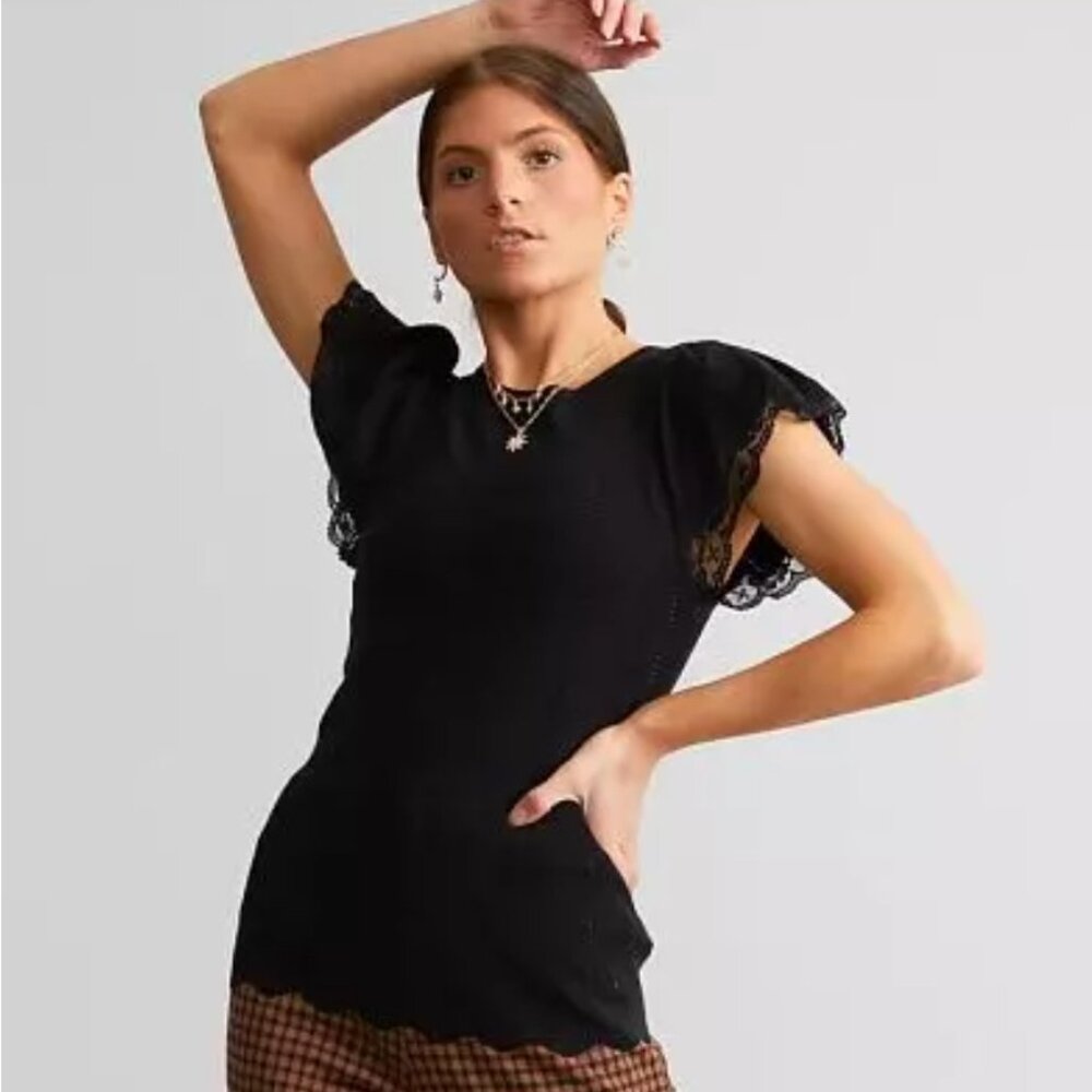NWT A. Peach - Lace trim top